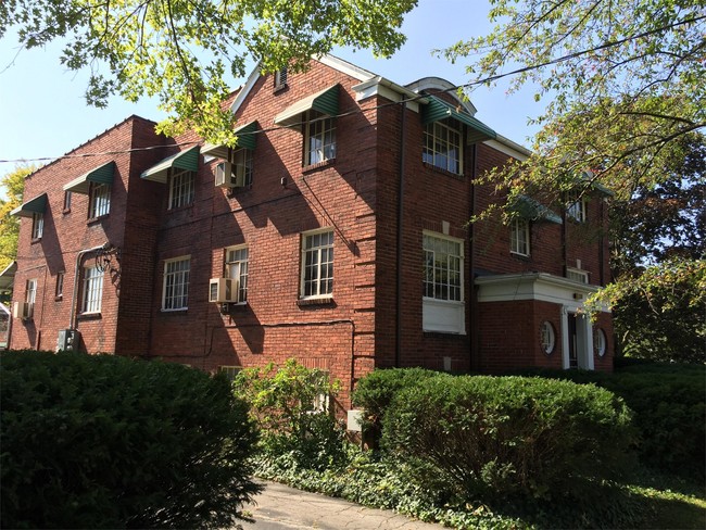 Primary Photo - 2265 Sherwood Ave