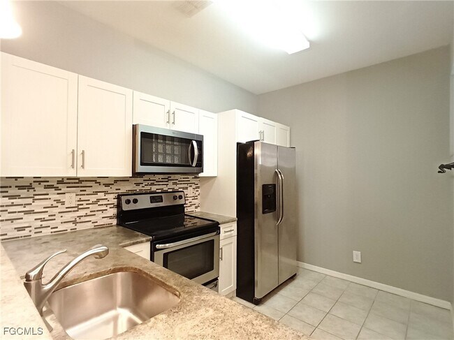 Building Photo - 4281 Bellasol Cir