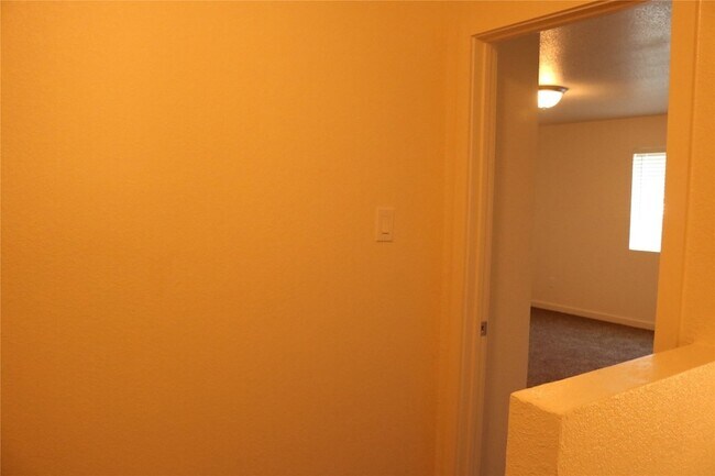 Building Photo - 10535 Mills Rd