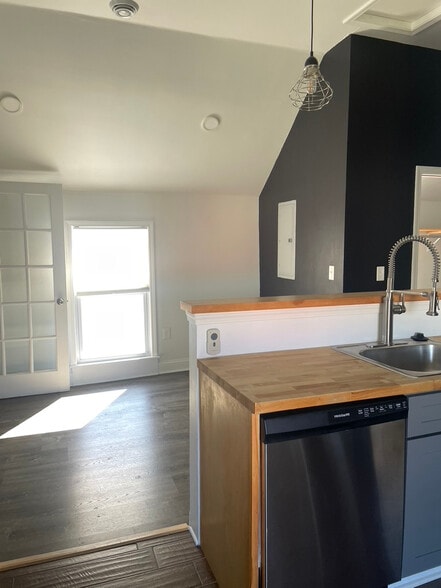 Kitchen & Landing - 1354 W 65th St