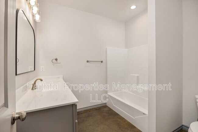 Building Photo - 21579 County Rd 2138