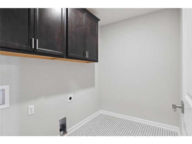 Building Photo - 2438 N Blossom Cir