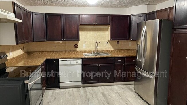 Building Photo - 6116 Rosebury Dr