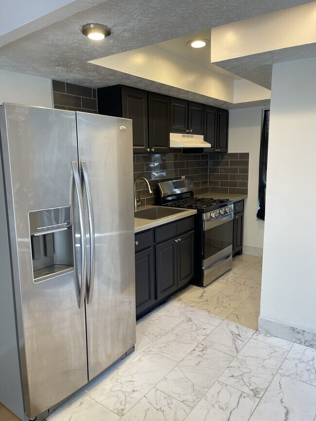 Building Photo - King Arthur Ct