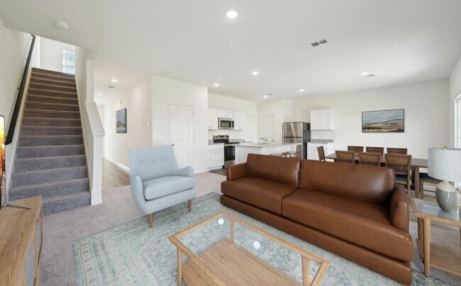 Building Photo - 10335 Vinca Minor Ln