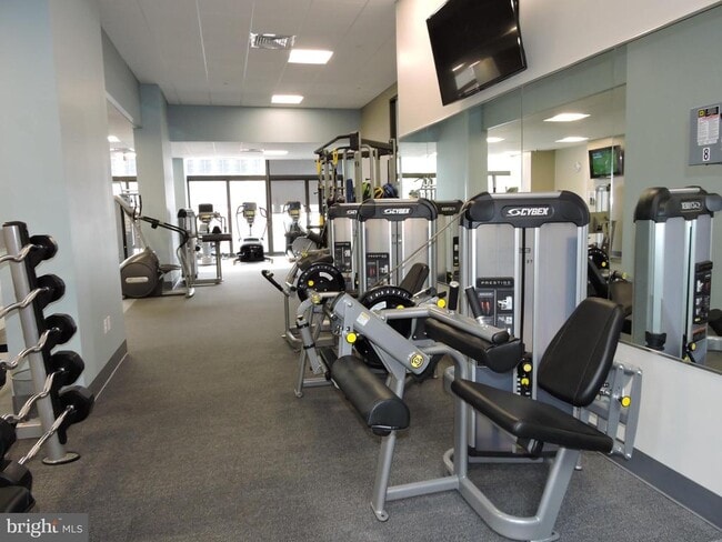 Building Photo - 1420 Locust St