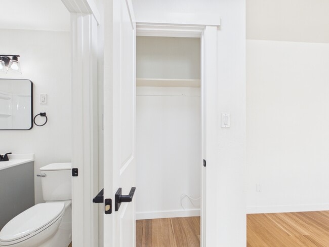 Building Photo - 1301 9th Ave