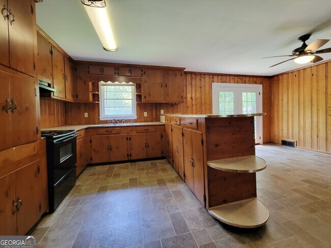 Building Photo - 312 GA Hwy 211