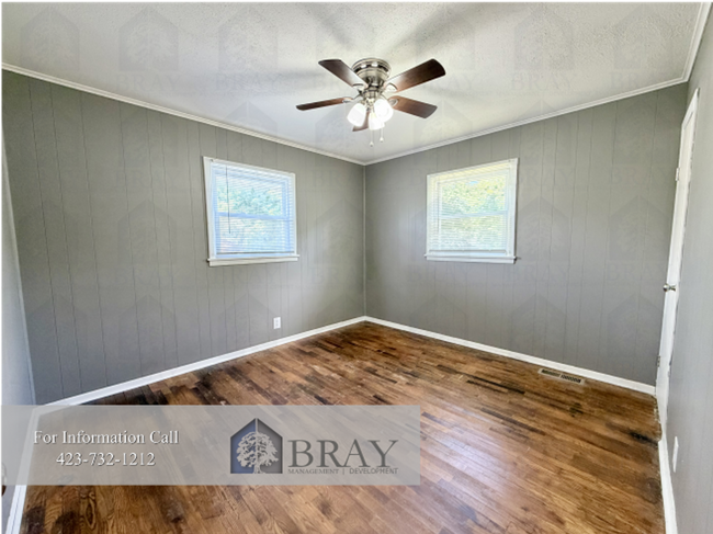 Building Photo - Centrally located renovated 2-Bedroom with Hardwood Floors -- Johnson City