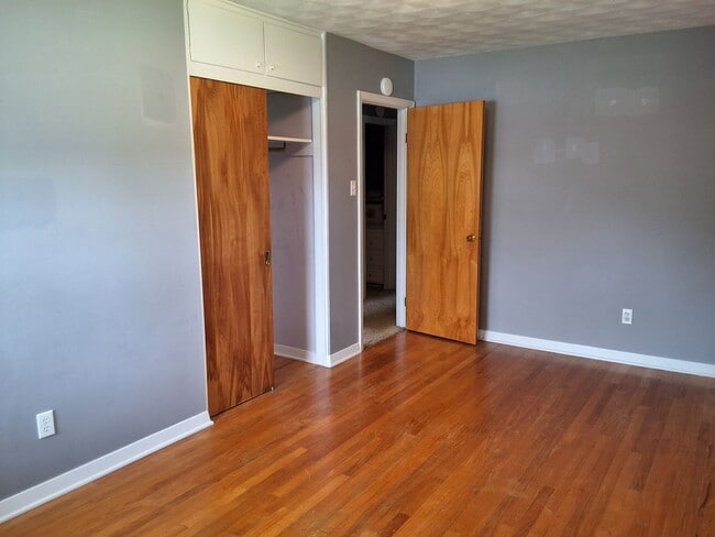 Building Photo - 509 Smith Ave