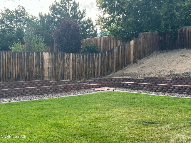 Building Photo - 2175 Albatross Way