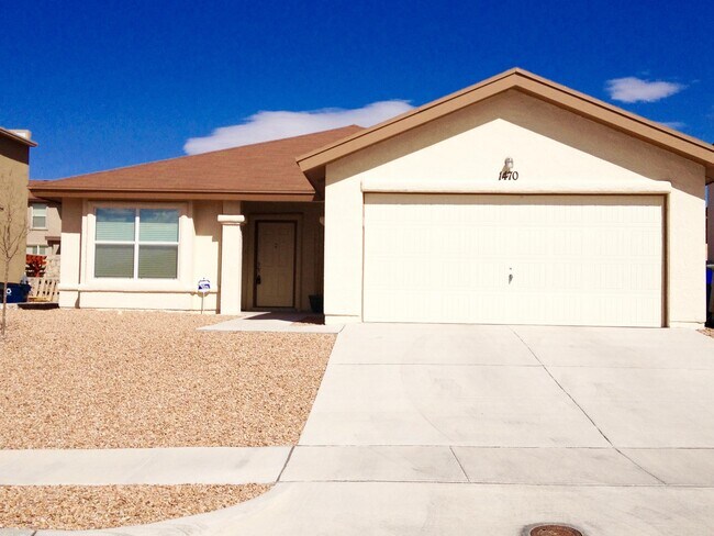 Building Photo - 1470 Senda Del Sol Ln
