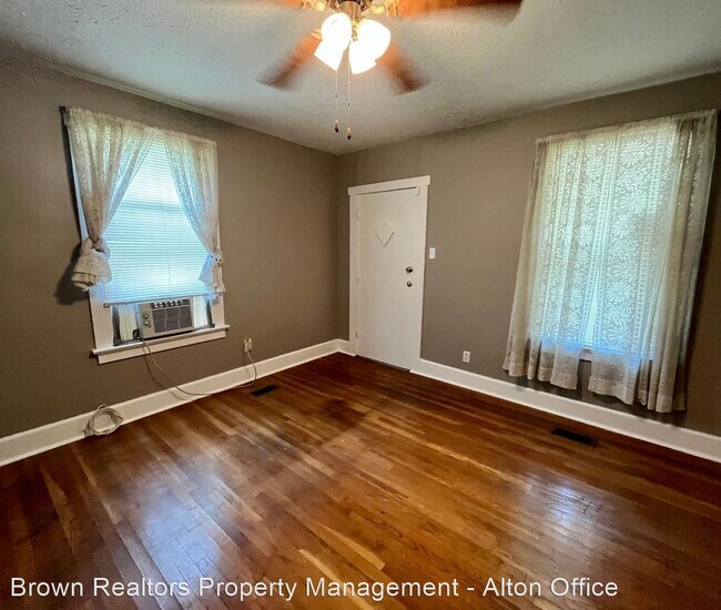 Building Photo - 1 br, 1 bath House - 910 Washington