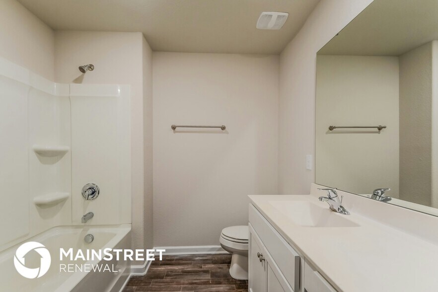 Building Photo - 244 Indian Summer St