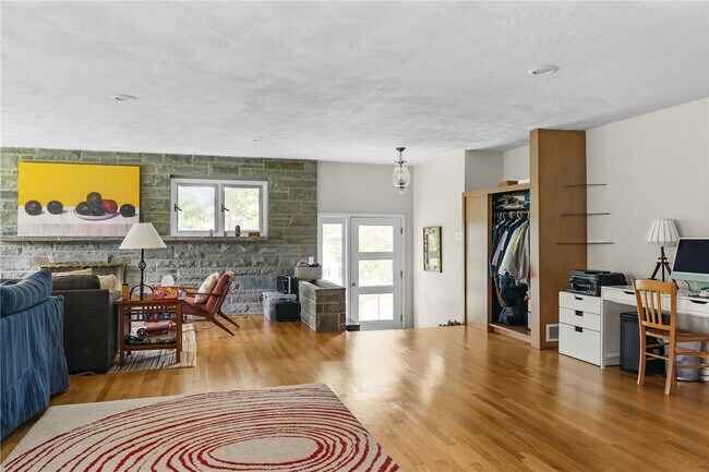 Building Photo - 216 Berkshire Rd