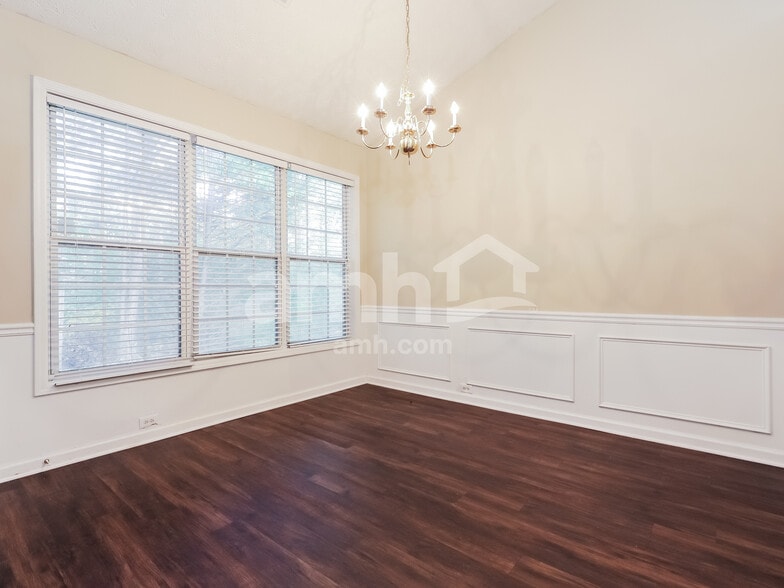 Building Photo - 412 Heathcliff Ct