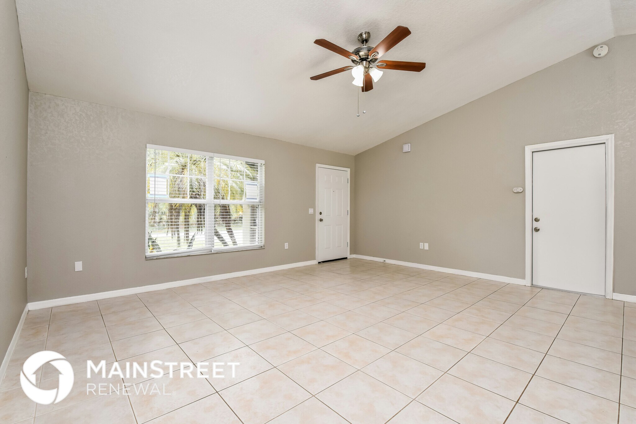 Building Photo - 2630 Canoe Ln