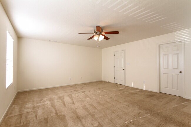 Building Photo - 2405 Woodfield Blvd