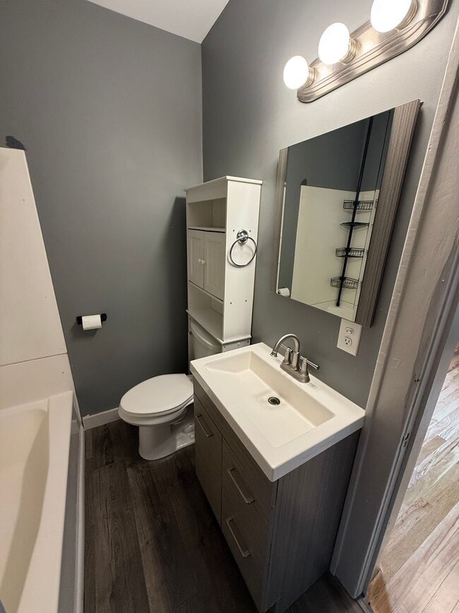 Building Photo - Charming 2-Bedroom Home with Spacious Backyard and 2-Car Garage