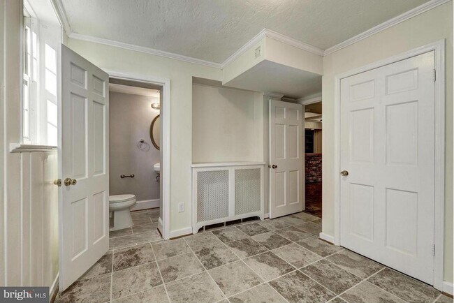 Building Photo - 4910 Hillbrook Ln NW