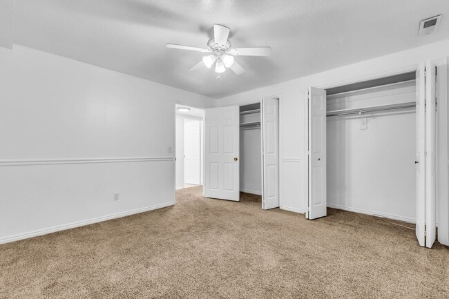 Building Photo - Charming Farmington Home in Peaceful Cul-de-Sac - Newly Painted Cabinets