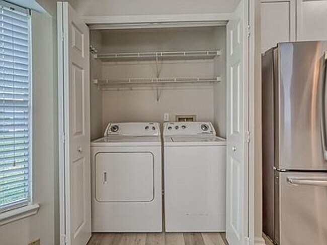 Building Photo - St Johns Rental