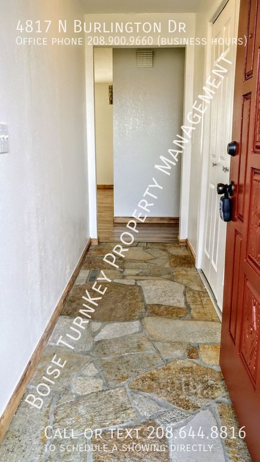 Building Photo - 4817 N Burlington Cir