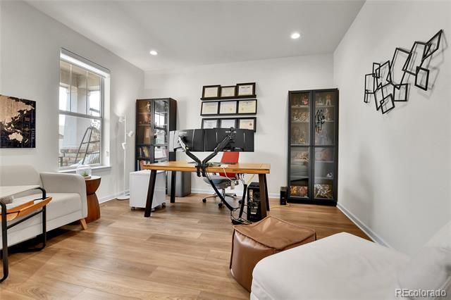 Building Photo - 6302 E 142nd Pl