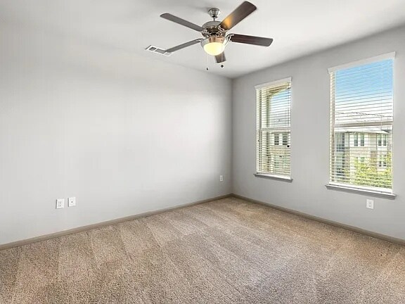 Building Photo - Live in Richmond – Get 1 Month Free Rent!