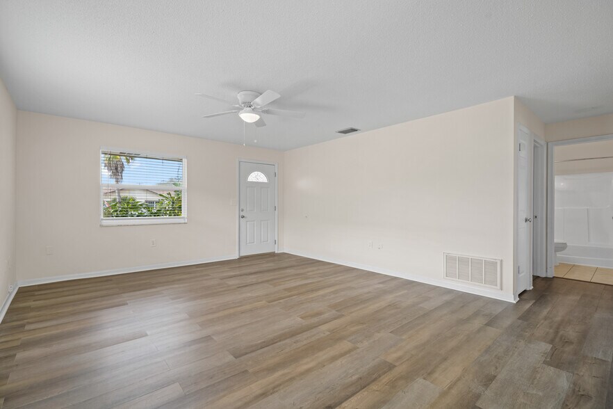 Building Photo - 1423 Aries Ln