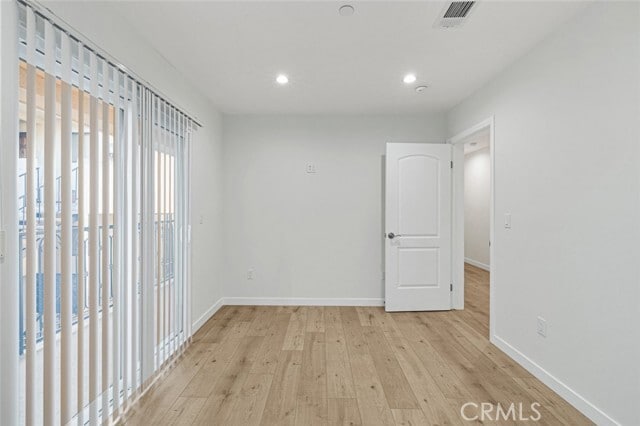 Building Photo - 569 E Cypress Ave