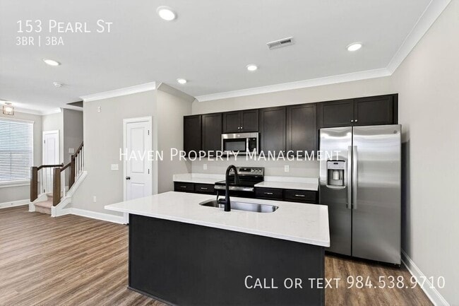 Building Photo - 153 Pearl St