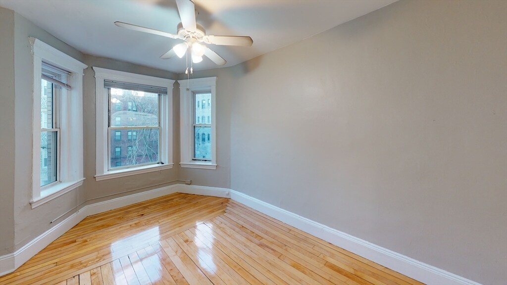 Building Photo - 65 Burbank St