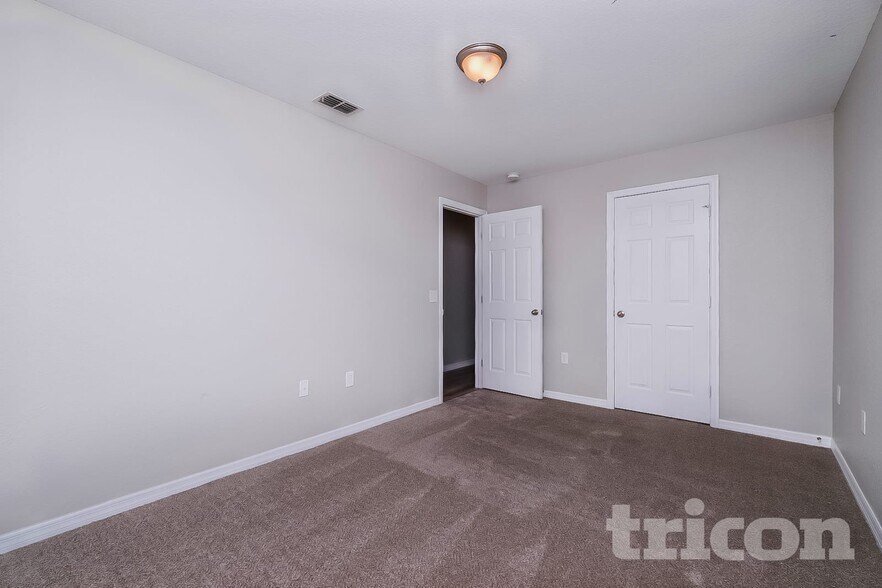 Building Photo - 8 Matricaria Ct
