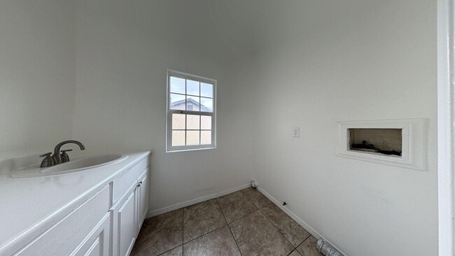 Building Photo - 7216 Yates St