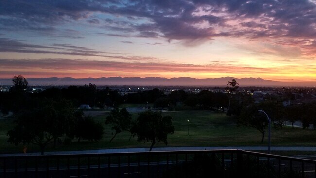 sunset view - 3027 Oakwood Ln
