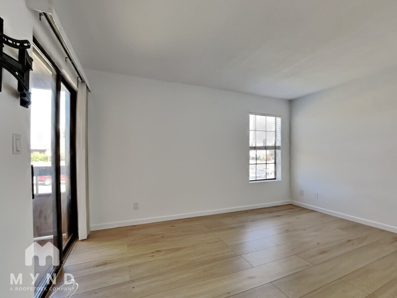 Building Photo - 5998 N 78th St