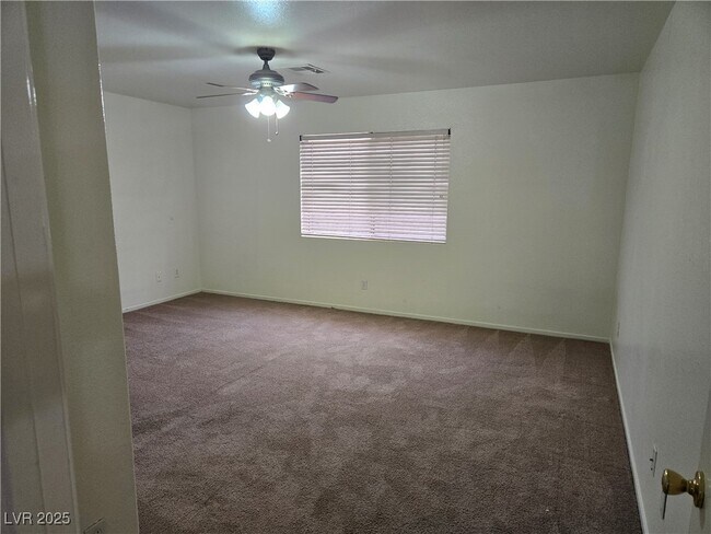 Building Photo - 326 Laguna Glen Dr