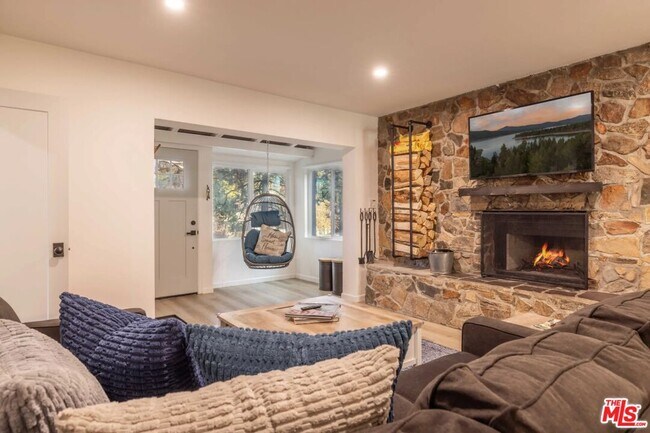 Primary Photo - 333 Downey Dr