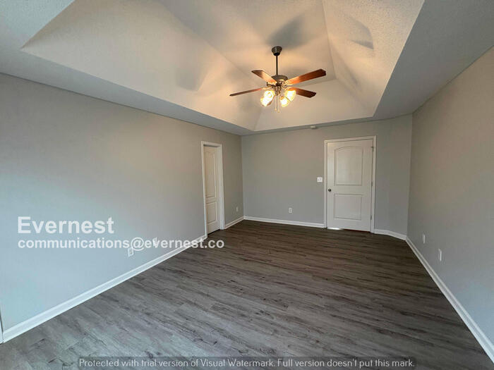 Building Photo - 8651 Thomas Ln