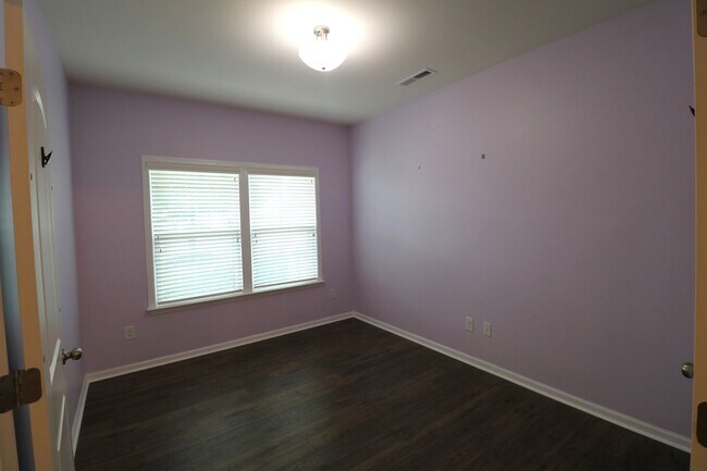Building Photo - 4515 Wedge Dr