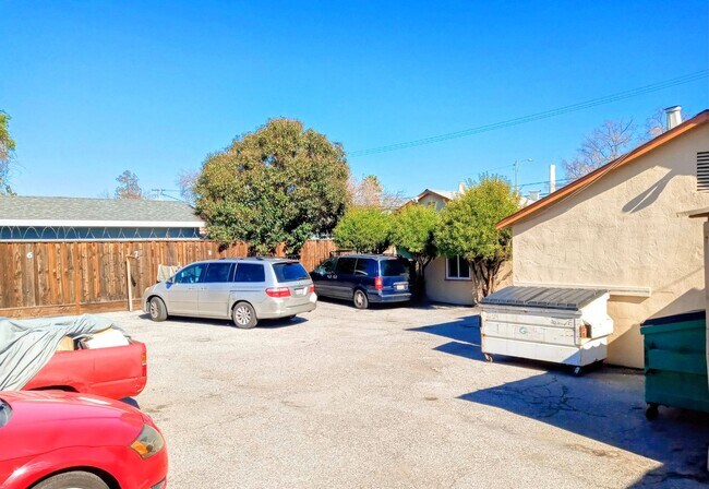 Building Photo - Cute 1bd Apartment on Ground Floor