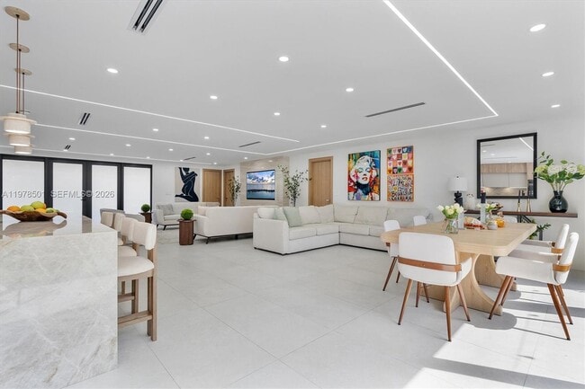 Building Photo - 4000 N Circle Dr