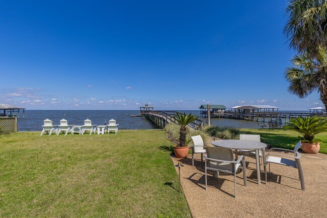 Building Photo - Available now! Top-Floor Bayfront Condo | ...