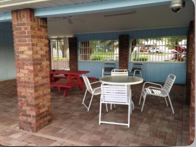 Building Photo - 2195 Bancroft Pl