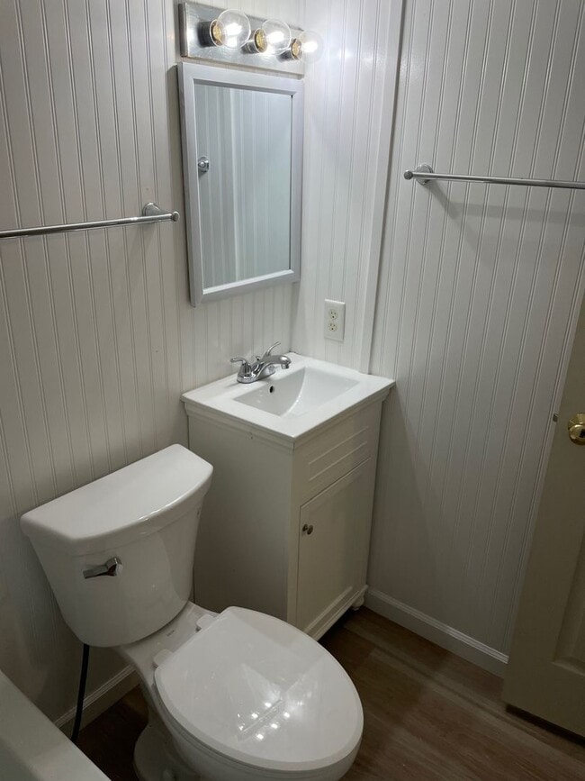 Building Photo - 3 BEDROOM 2 BA SINGLEWIDE  MOBILE HOME W R...
