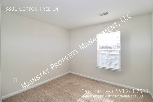 Building Photo - Beautiful 5 Bedroom SFH in Family Friendly...