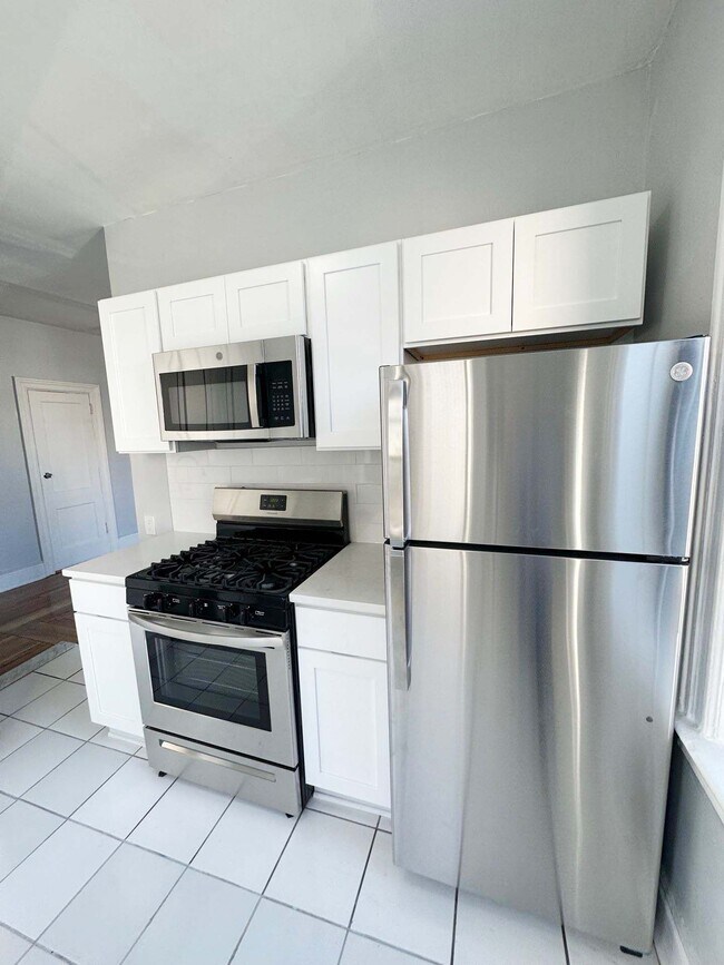 Building Photo - 509 47th Street Apartments