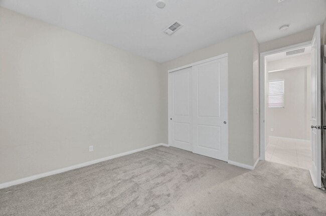 Building Photo - Summerlin gated community 4 bedroom 3 baths