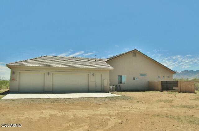 Building Photo - 5788 Padilla Dr